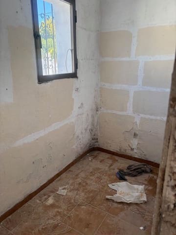 6 soverom Villa til salgs i Calpe / Calp med svømmebasseng garasje - € 450 000 (Ref: 8985408)