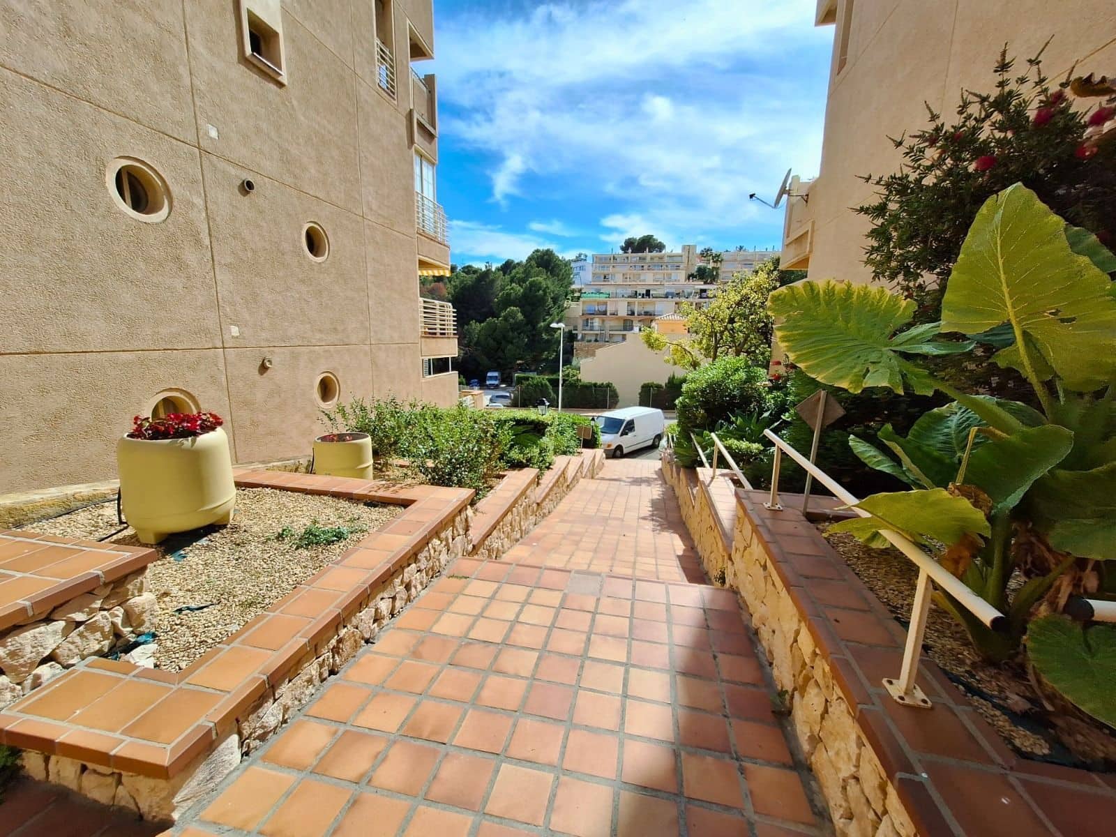 2 bedroom Apartment for sale in Calpe / Calp with pool - € 235,000 (Ref: 8987999)