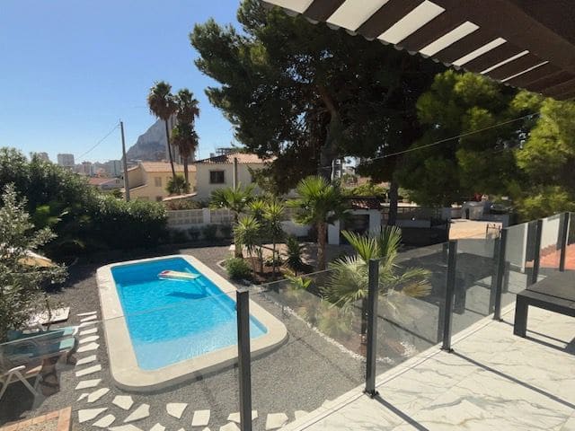 5 chambre Villa/Maison à vendre à Calpe / Calp avec garage - 749 000 € (Ref: 9209042)