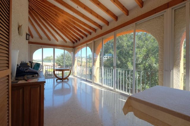 9 Zimmer Villa zu verkaufen in Gargasindi, Calpe / Calp mit Pool Garage - 1.190.000 € (Ref: 9239570)