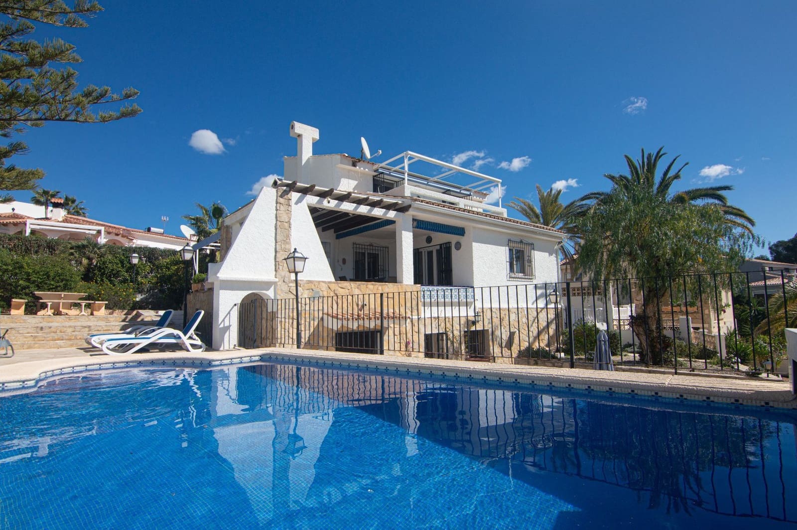 Chalet de 6 habitaciones en Calpe / Calp en venta con piscina garaje - 699.000 € (Ref: 9272044)