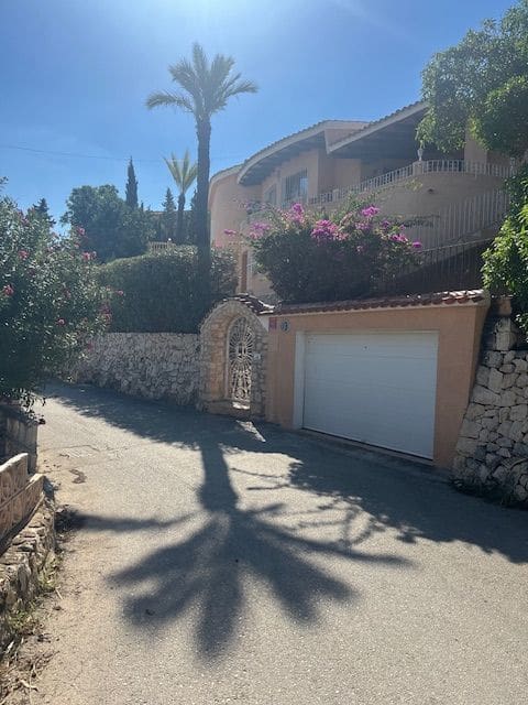 4 makuuhuone Huvila myytävänä paikassa Calpe / Calp mukana uima-altaan 
autotalli - 840 000 € (Ref: 9308197)