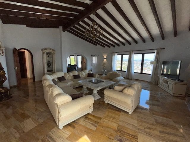 4 makuuhuone Huvila myytävänä paikassa Calpe / Calp mukana uima-altaan 
autotalli - 840 000 € (Ref: 9308197)