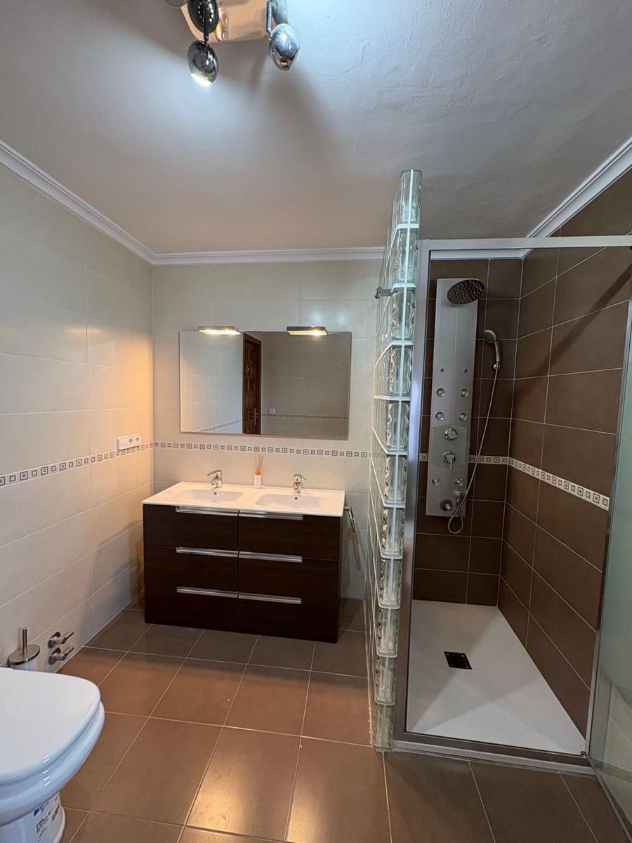 4 makuuhuone Huvila myytävänä paikassa Calpe / Calp mukana uima-altaan 
autotalli - 840 000 € (Ref: 9308197)