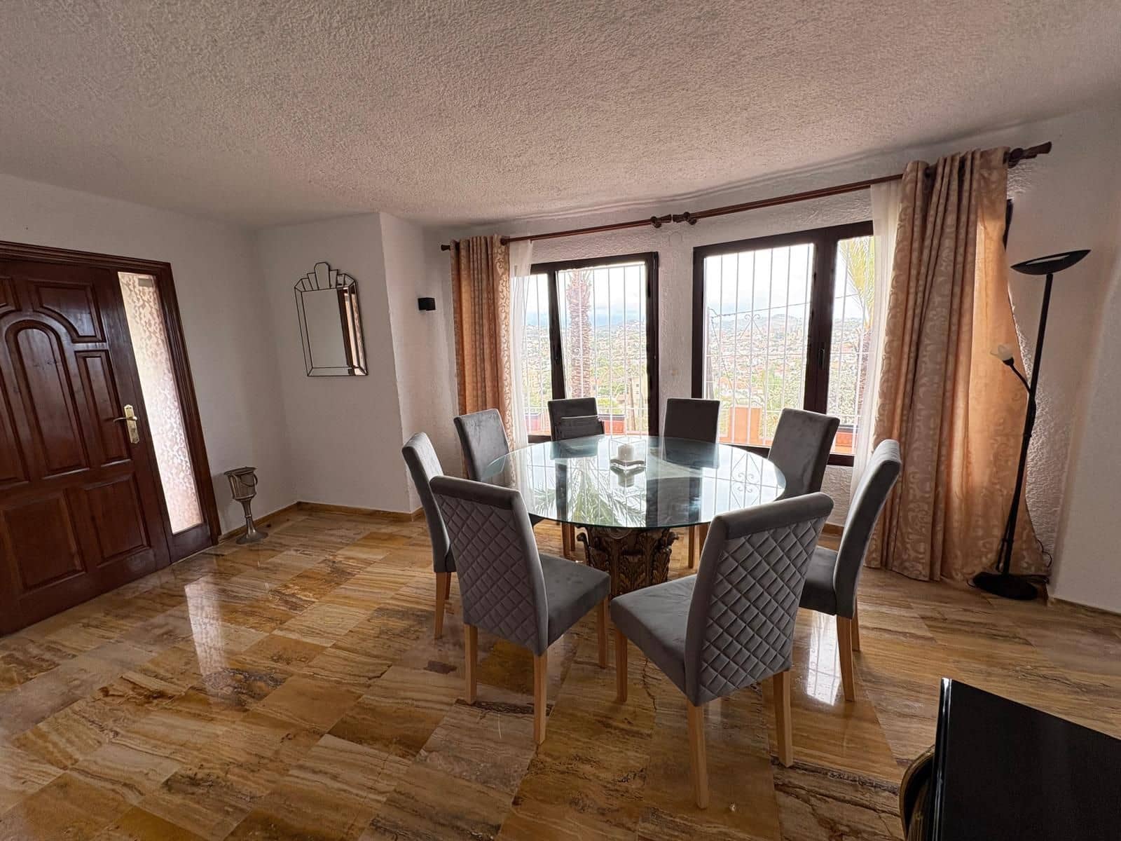 4 makuuhuone Huvila myytävänä paikassa Calpe / Calp mukana uima-altaan 
autotalli - 840 000 € (Ref: 9308197)