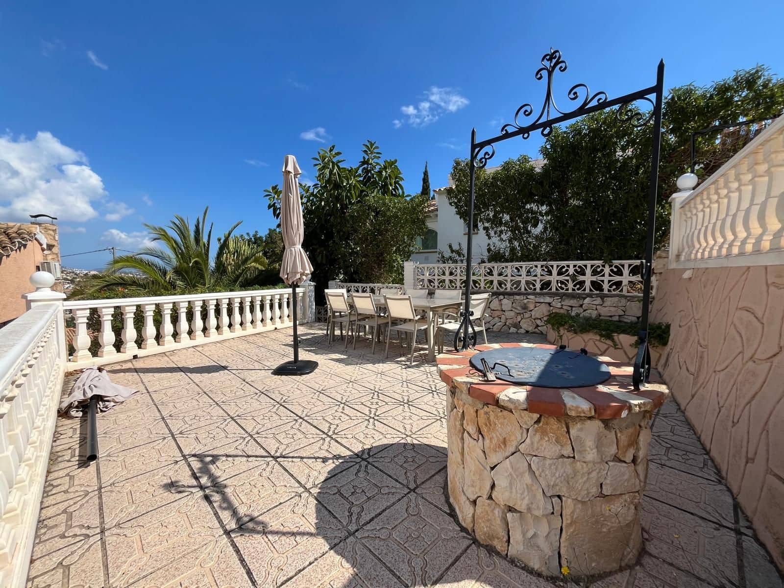 4 makuuhuone Huvila myytävänä paikassa Calpe / Calp mukana uima-altaan 
autotalli - 840 000 € (Ref: 9308197)