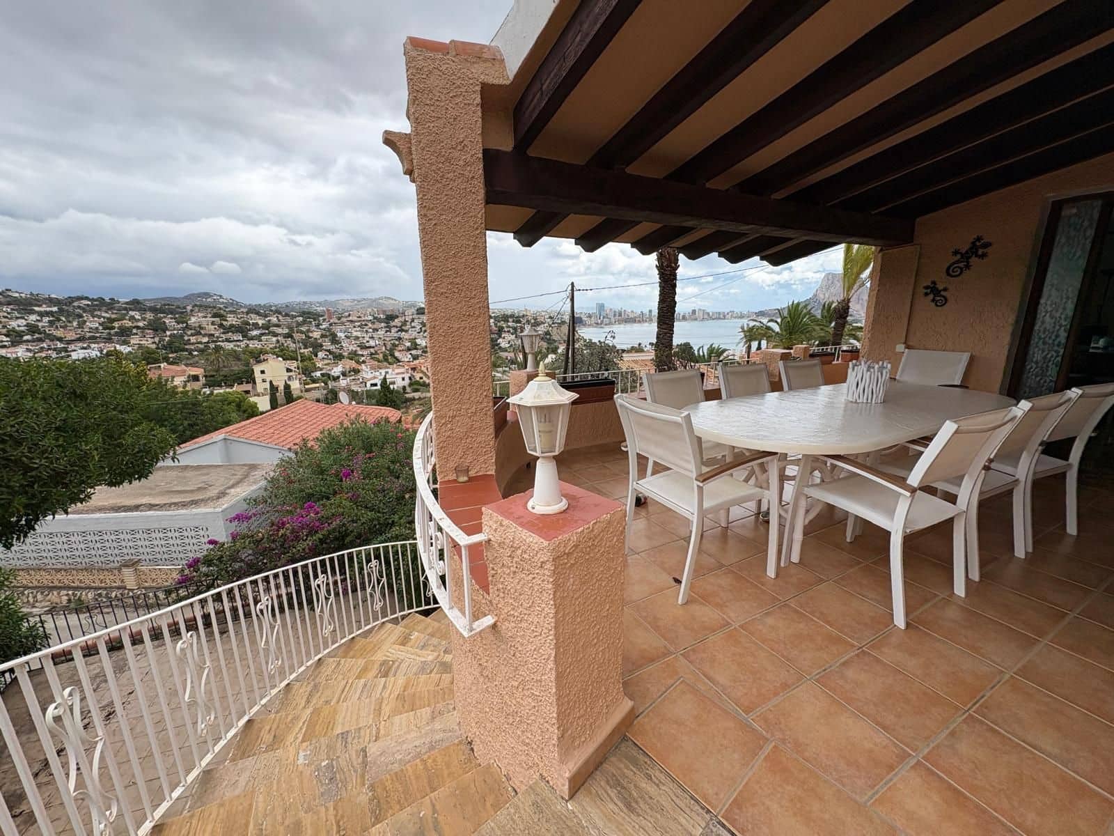 4 makuuhuone Huvila myytävänä paikassa Calpe / Calp mukana uima-altaan 
autotalli - 840 000 € (Ref: 9308197)