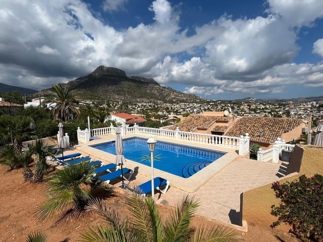 4 makuuhuone Huvila myytävänä paikassa Maryvilla, Calpe / Calp mukana uima-altaan 
autotalli - 840 000 € (Ref: 9308197)