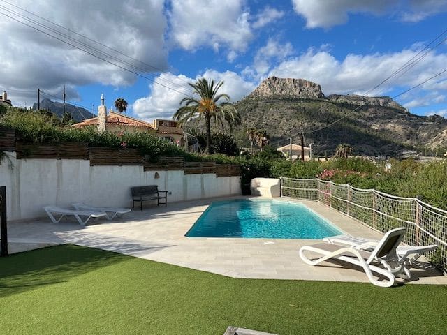 3 chambre Villa/Maison à vendre à Maryvilla, Calpe / Calp avec piscine garage - 525 000 € (Ref: 9353111)