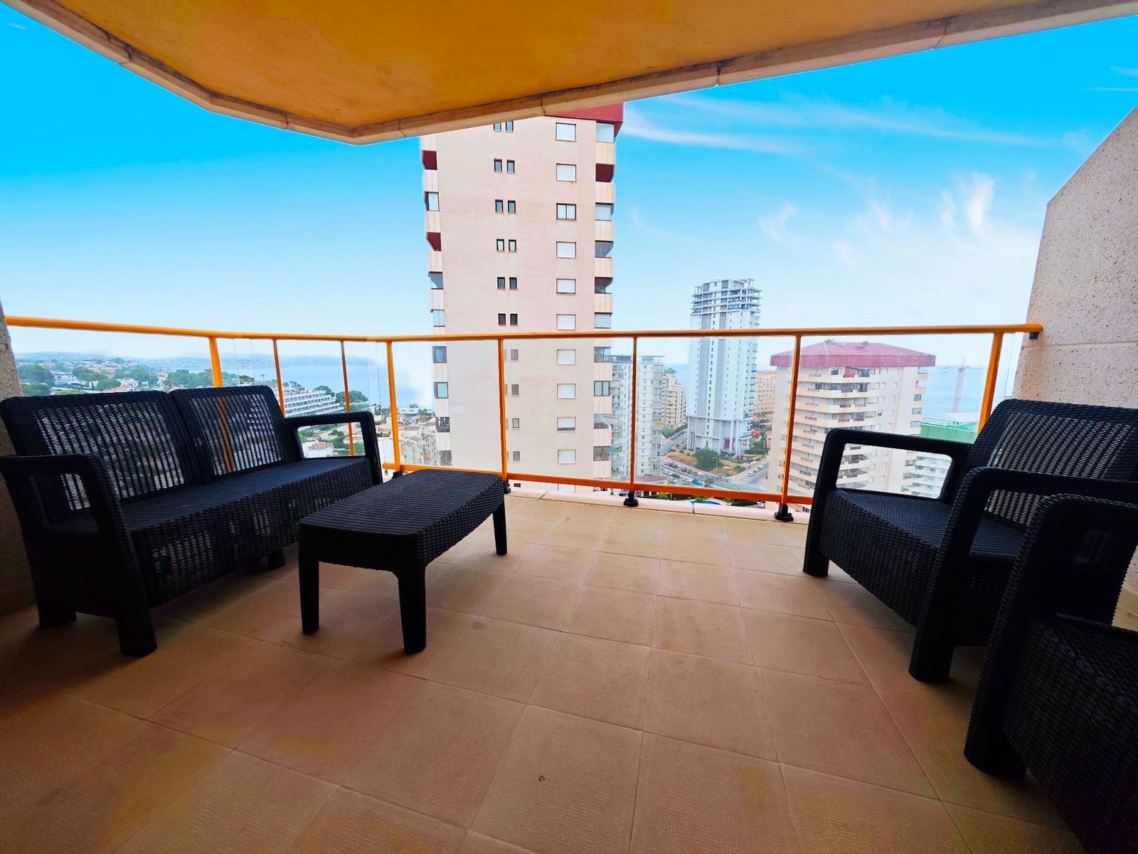 2 bedroom Apartment for sale in Calpe / Calp with pool garage - € 420,000 (Ref: 9358830)