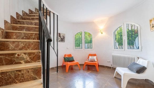 7 makuuhuone Huvila myytävänä paikassa Calpe / Calp mukana uima-altaan 
autotalli - 690 000 € (Ref: 9358831)