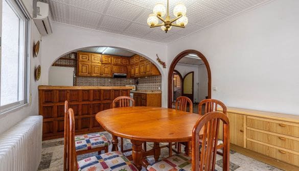 7 makuuhuone Huvila myytävänä paikassa Calpe / Calp mukana uima-altaan 
autotalli - 690 000 € (Ref: 9358831)