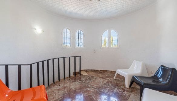 7 makuuhuone Huvila myytävänä paikassa Calpe / Calp mukana uima-altaan 
autotalli - 690 000 € (Ref: 9358831)