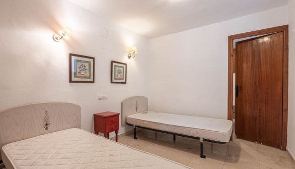 7 makuuhuone Huvila myytävänä paikassa Calpe / Calp mukana uima-altaan 
autotalli - 690 000 € (Ref: 9358831)