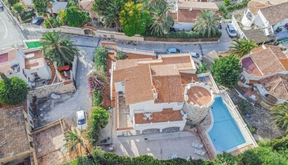 7 makuuhuone Huvila myytävänä paikassa Calpe / Calp mukana uima-altaan 
autotalli - 690 000 € (Ref: 9358831)