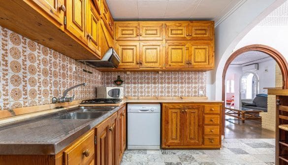 7 makuuhuone Huvila myytävänä paikassa Calpe / Calp mukana uima-altaan 
autotalli - 690 000 € (Ref: 9358831)