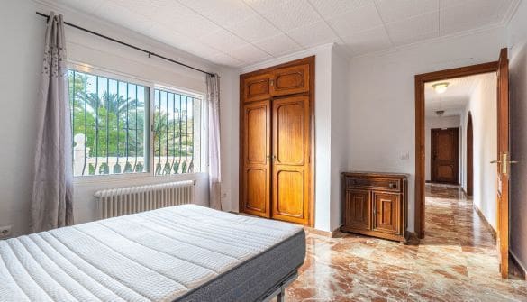 7 makuuhuone Huvila myytävänä paikassa Calpe / Calp mukana uima-altaan 
autotalli - 690 000 € (Ref: 9358831)