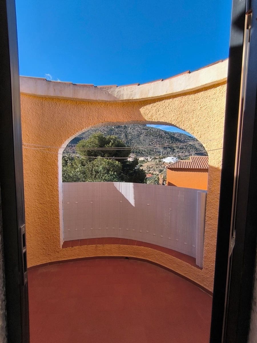 4 chambre Villa/Maison à vendre à Calpe / Calp avec piscine garage - 495 000 € (Ref: 9374924)