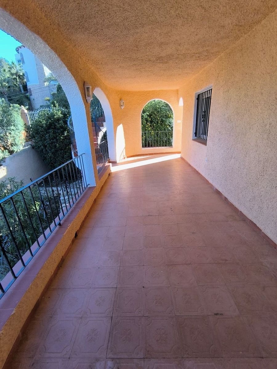4 chambre Villa/Maison à vendre à Calpe / Calp avec piscine garage - 495 000 € (Ref: 9374924)