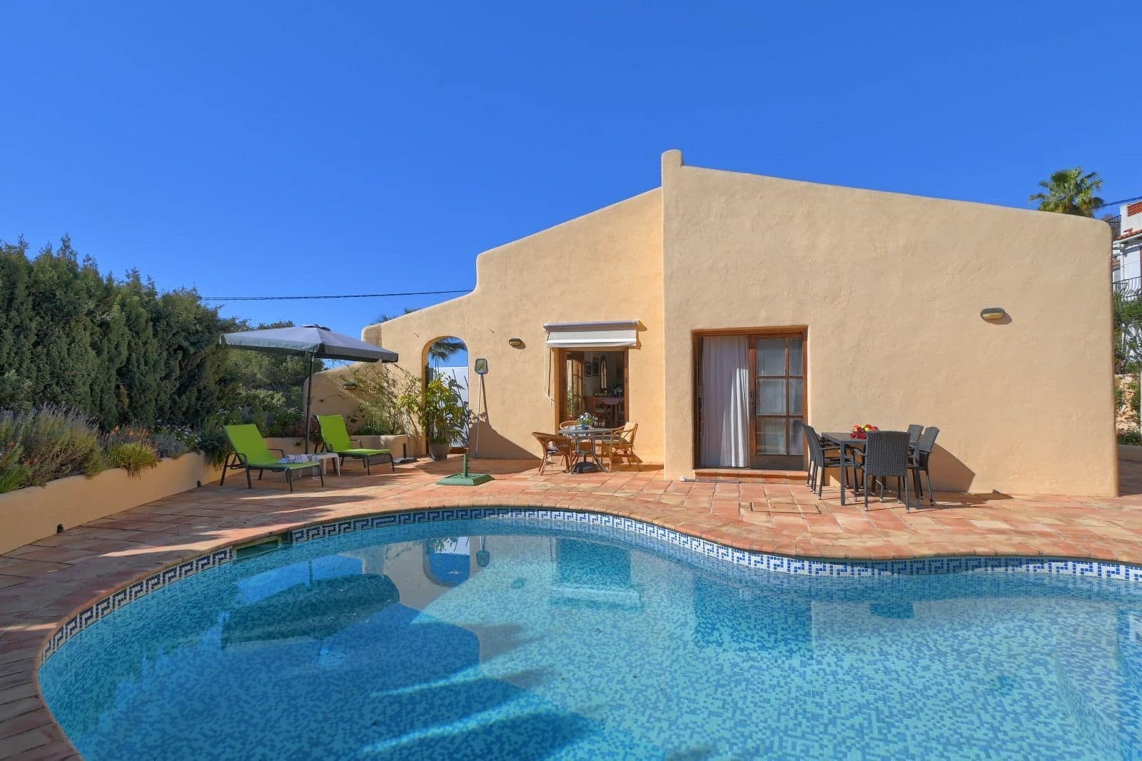 4 sovrum Villa till salu i Calpe / Calp med pool garage - 670 000 € (Ref: 9374925)