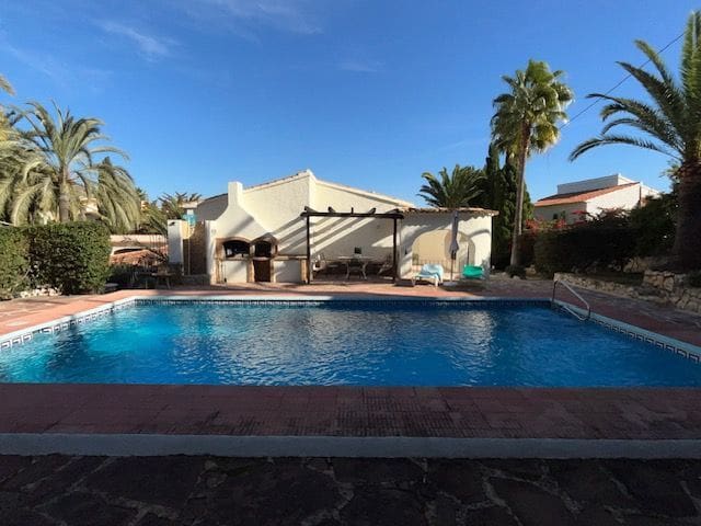 4 chambre Villa/Maison à vendre à Calpe / Calp avec garage - 590 000 € (Ref: 9385075)