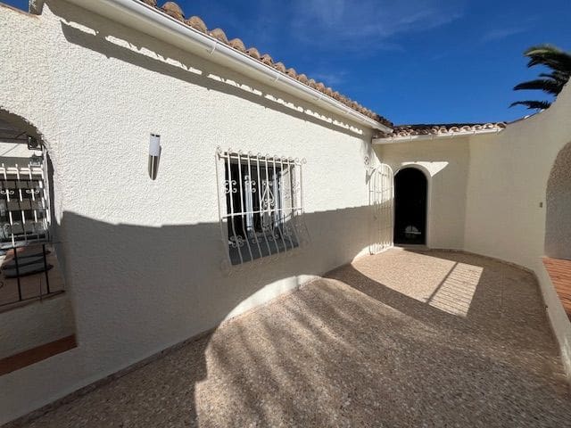4 chambre Villa/Maison à vendre à Calpe / Calp avec garage - 590 000 € (Ref: 9385075)