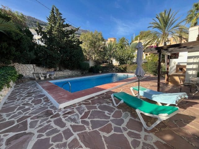 4 chambre Villa/Maison à vendre à Maryvilla, Calpe / Calp avec garage - 590 000 € (Ref: 9385075)