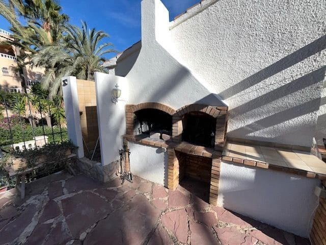 4 chambre Villa/Maison à vendre à Maryvilla, Calpe / Calp avec garage - 590 000 € (Ref: 9385075)