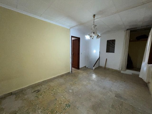 6 slaapkamer Huis te koop in Calpe / Calp - € 209.000 (Ref: 9406185)