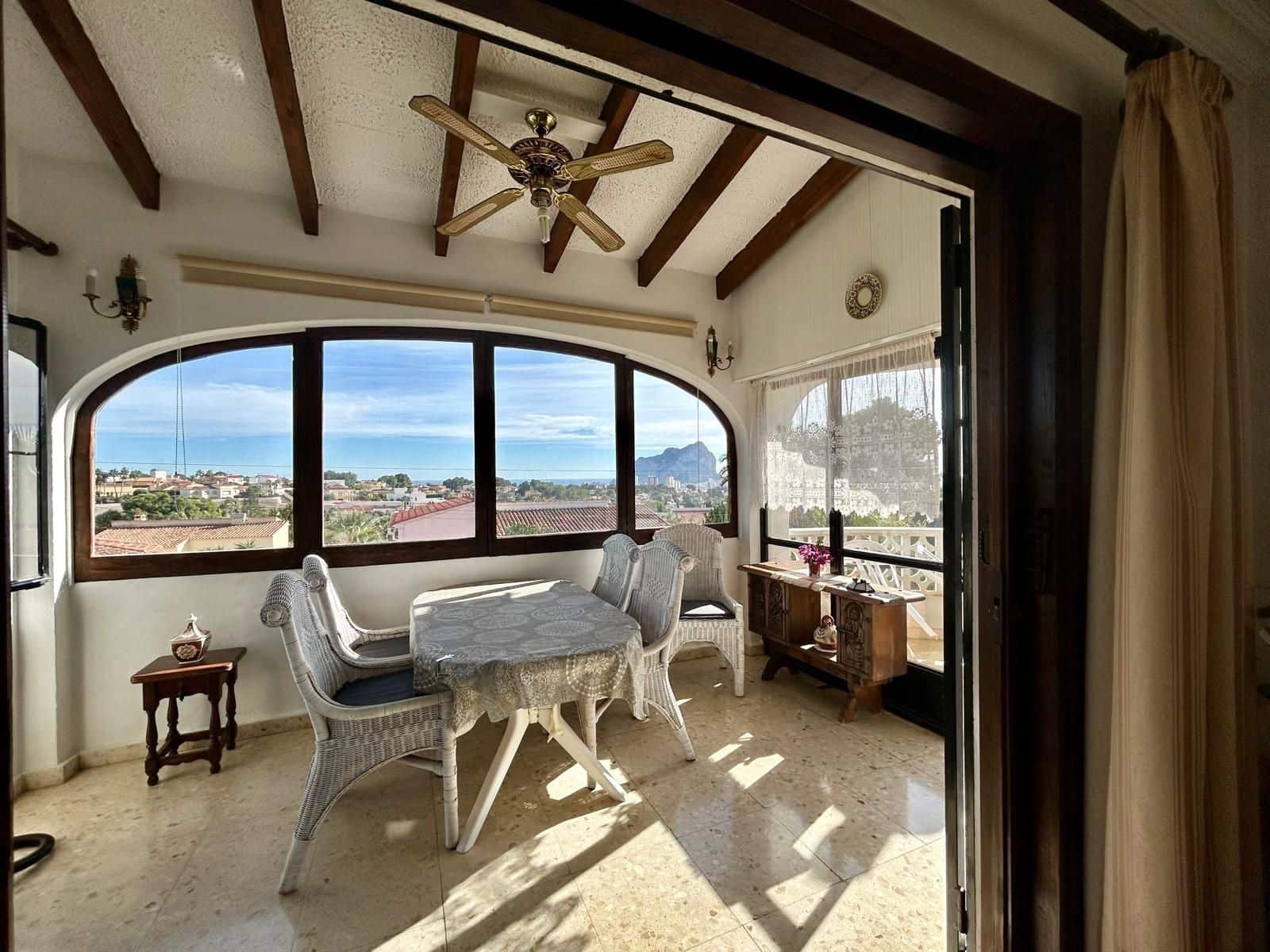 3 sypialnia Willa na sprzedaż w Calpe / Calp z basenem garażem - 450 000 € (Ref: 9540683)