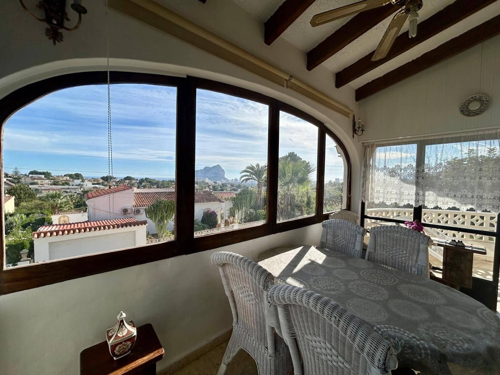 3 sypialnia Willa na sprzedaż w Calpe / Calp z basenem garażem - 450 000 € (Ref: 9540683)