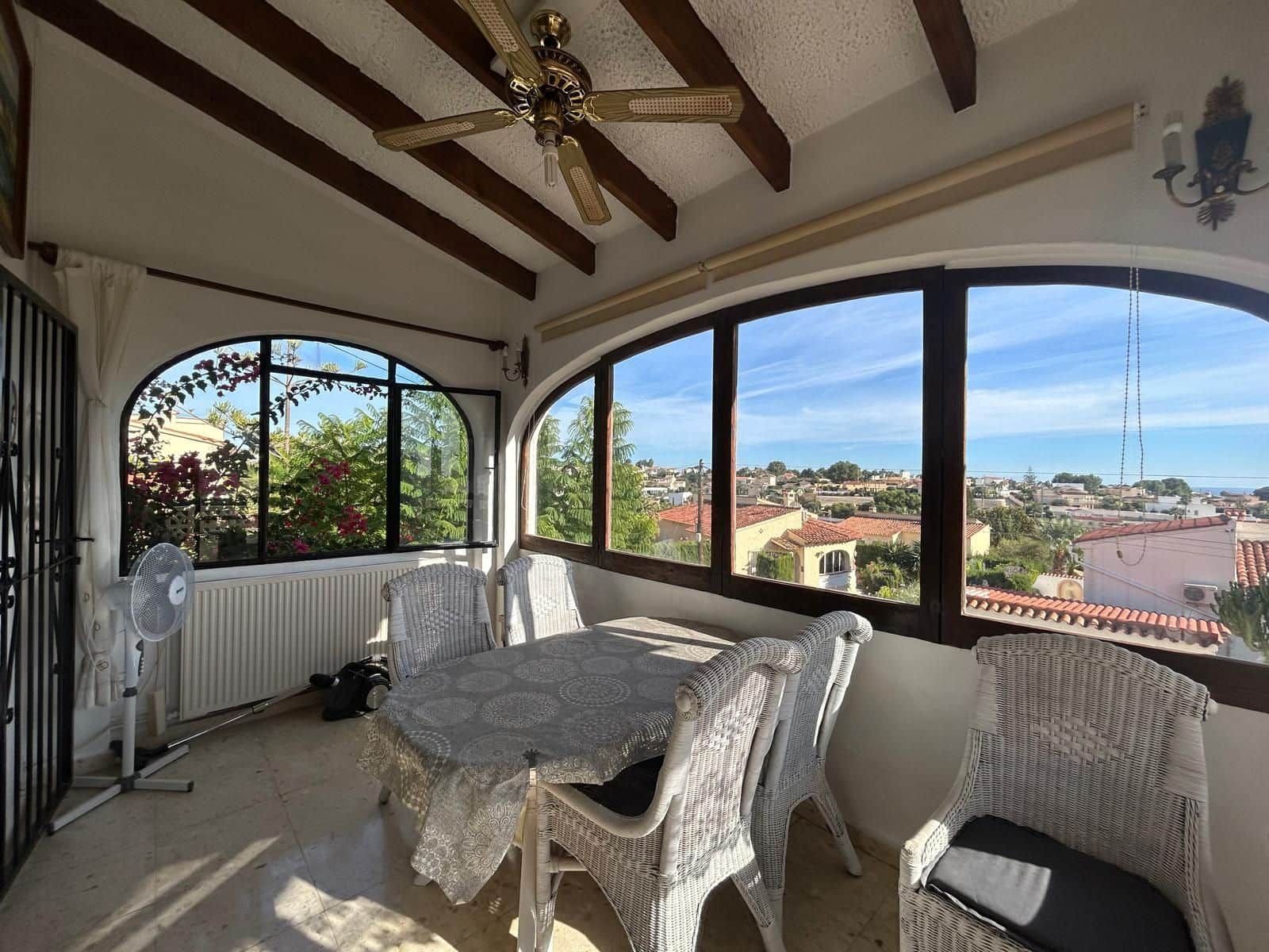 3 sypialnia Willa na sprzedaż w Calpe / Calp z basenem garażem - 450 000 € (Ref: 9540683)