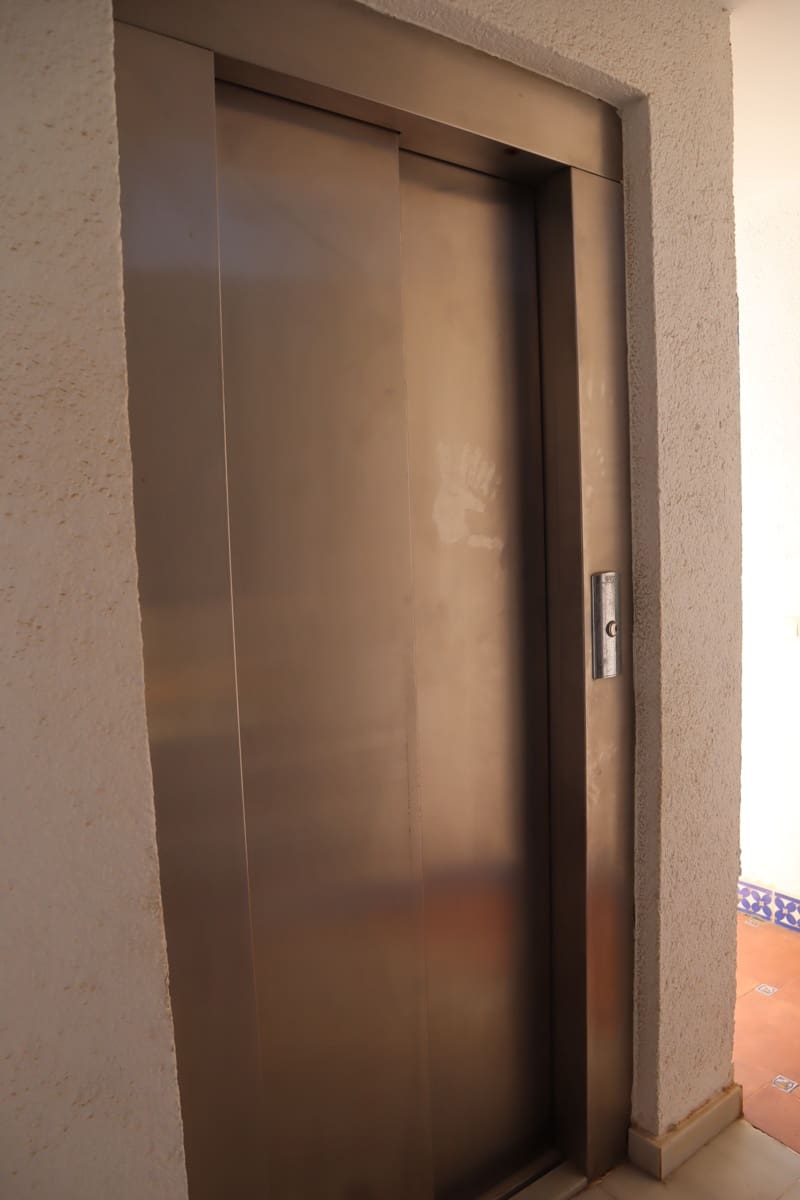 Apartamento de 2 habitaciones en Dénia en venta con piscina garaje - 320.000 € (Ref: 10163601)