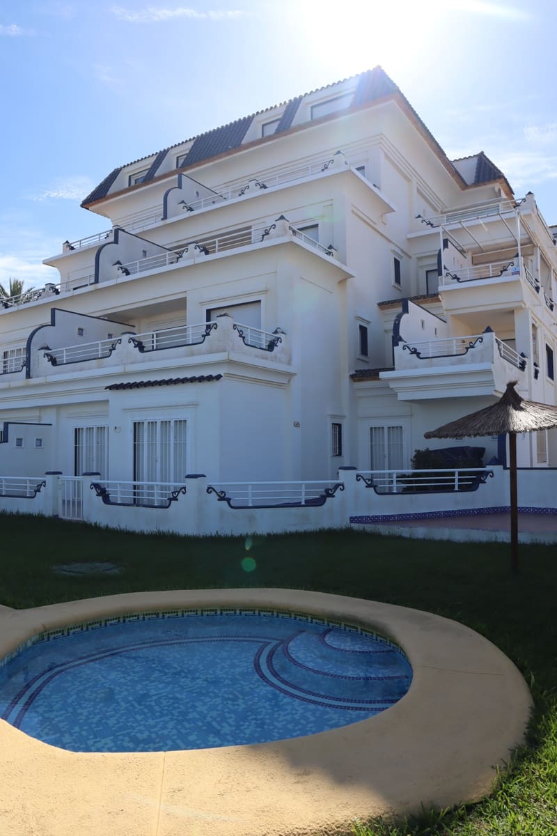 Apartamento de 2 habitaciones en Dénia en venta con piscina garaje - 320.000 € (Ref: 10163601)