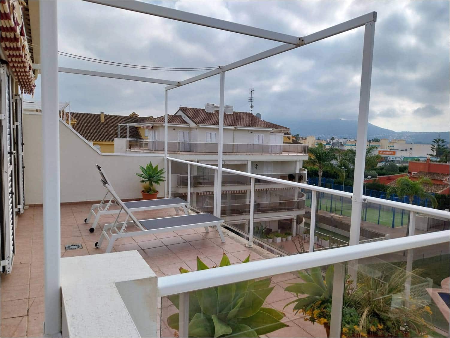 3 soveværelse Strandlejlighed til salg i Denia med swimmingpool garage - € 469.000 (Ref: 9558814)