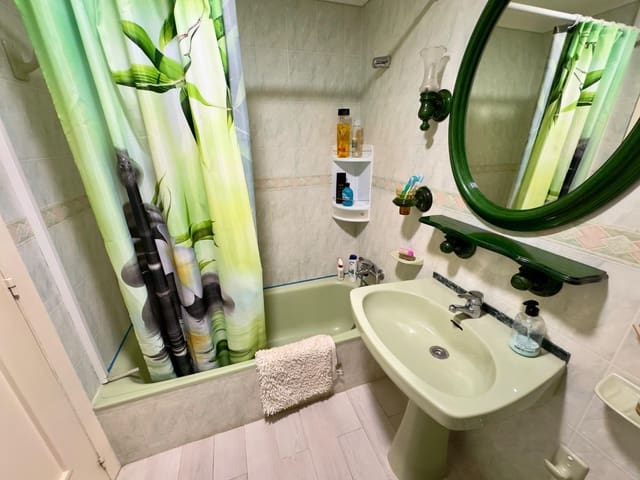 Apartamento de 3 habitaciones en Gandia en alquiler con piscina garaje - 850 € (Ref: 10047301)