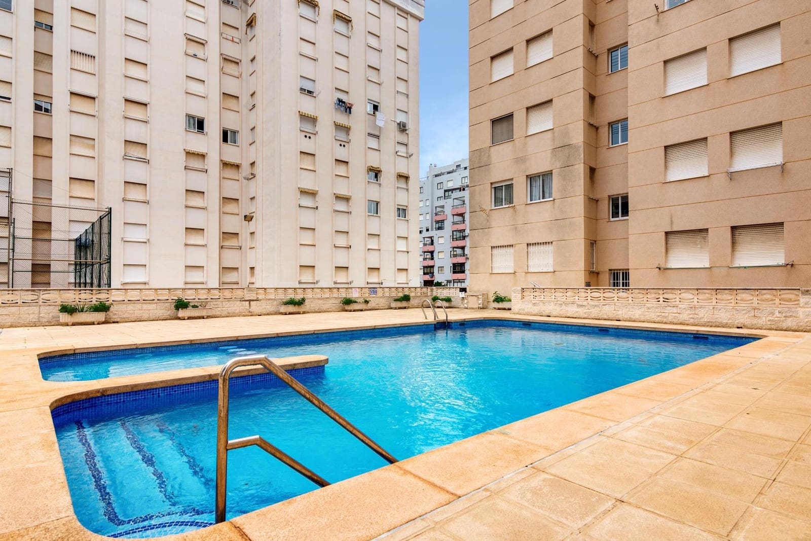 Piso de 2 habitaciones en Gandia en alquiler con piscina - 3.100 € (Ref: 6390691)