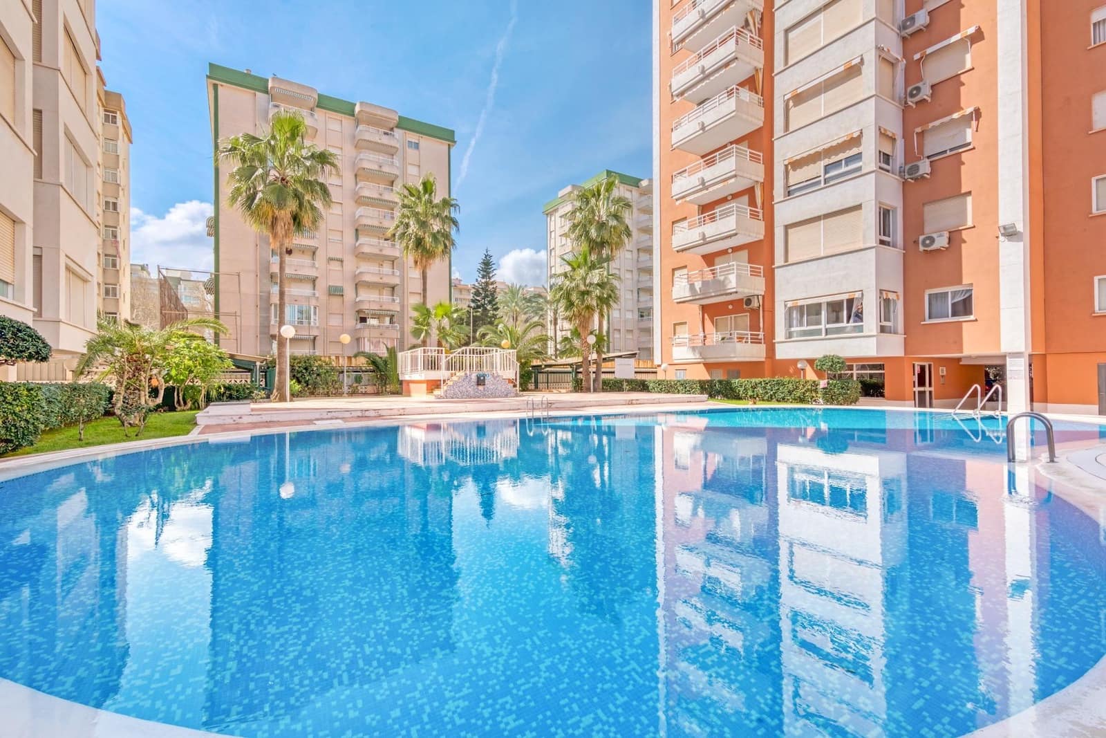 1 bedroom Apartment for rent in Gandia with pool - € 2,200 (Ref: 6390693)