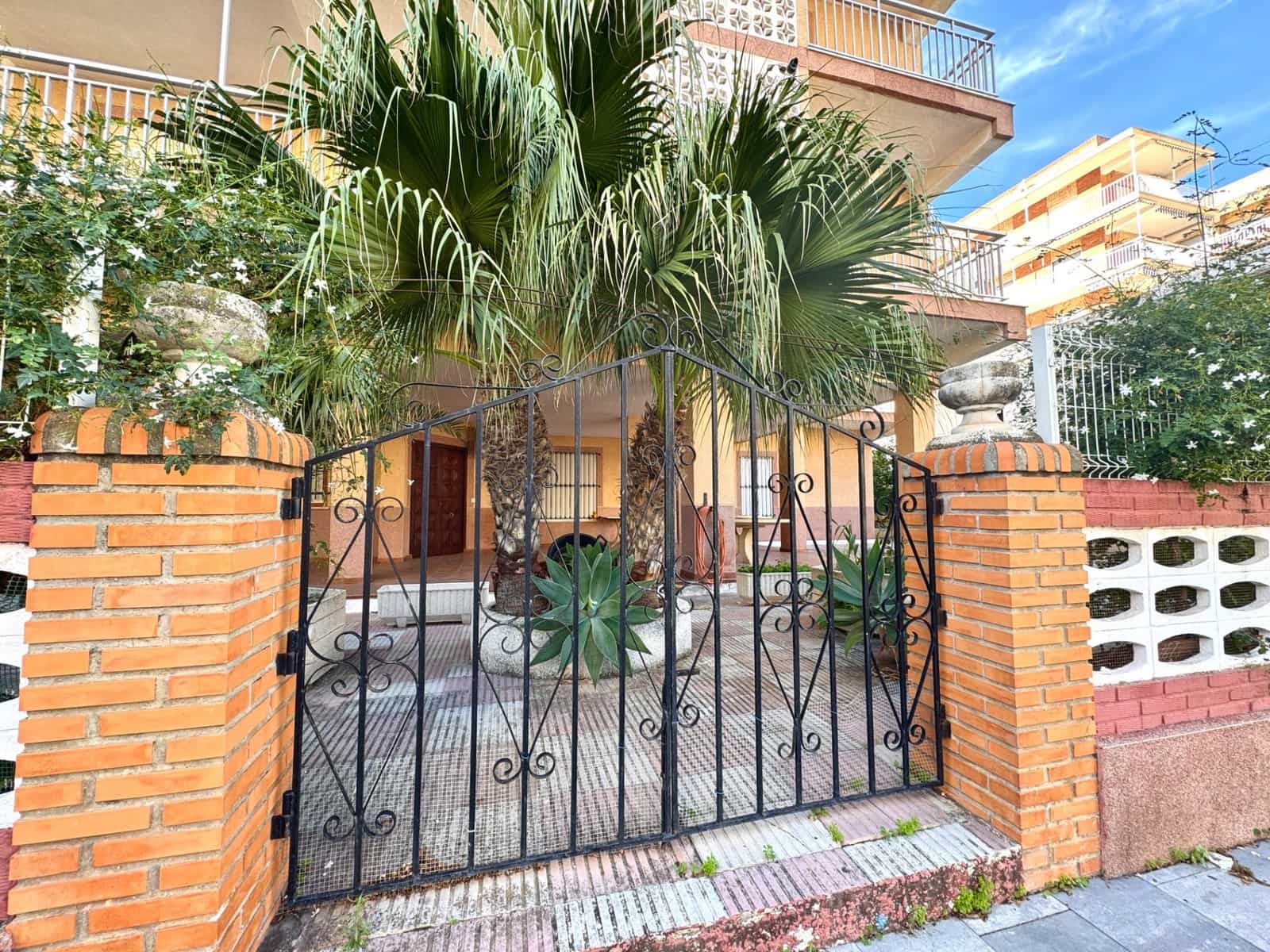 4 soveværelse Strandlejlighed til salg i Gandia med garage - € 295.000 (Ref: 8680937)