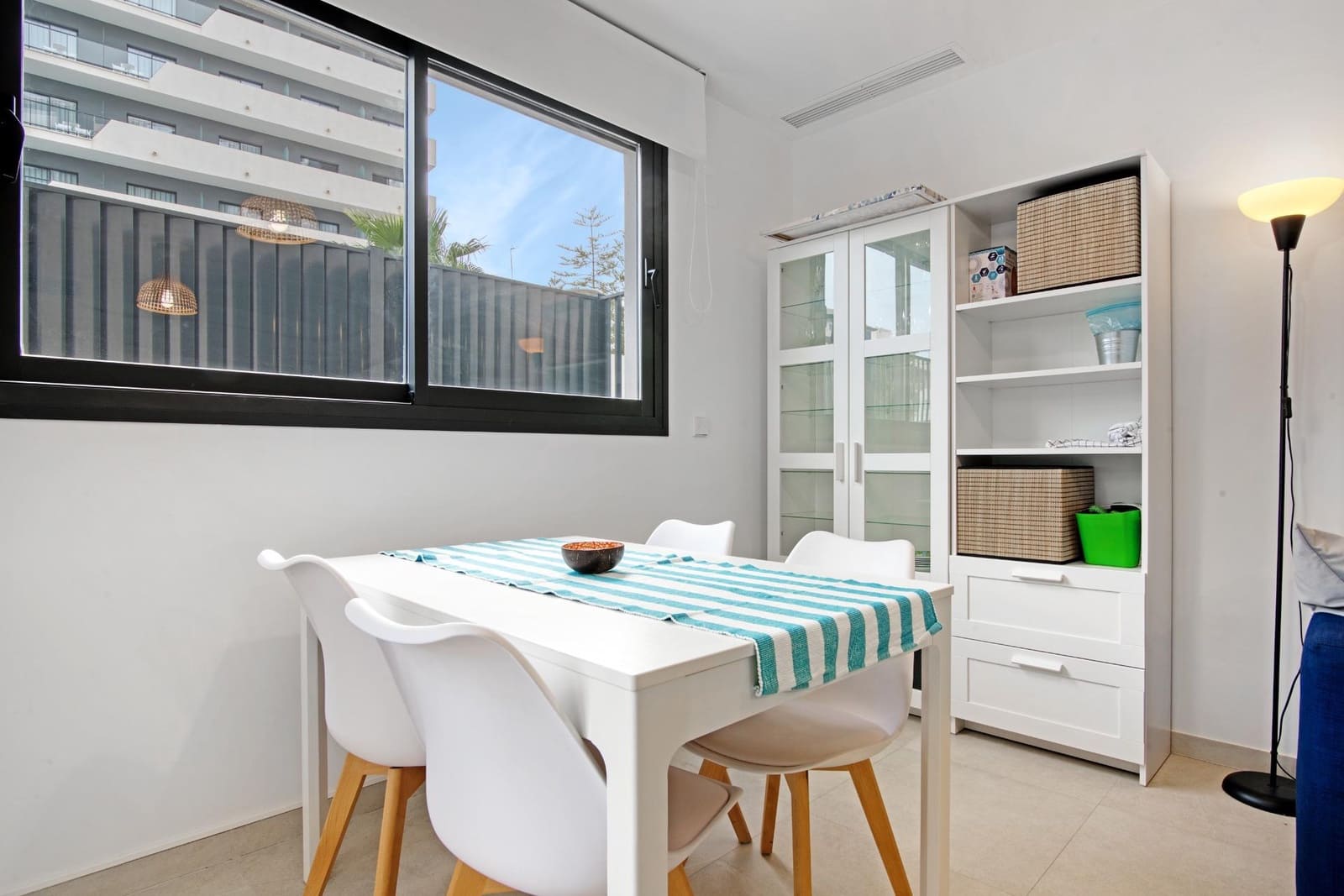 Apartamento de 2 habitaciones en Gandia en alquiler con piscina garaje - 4.200 € (Ref: 8680942)