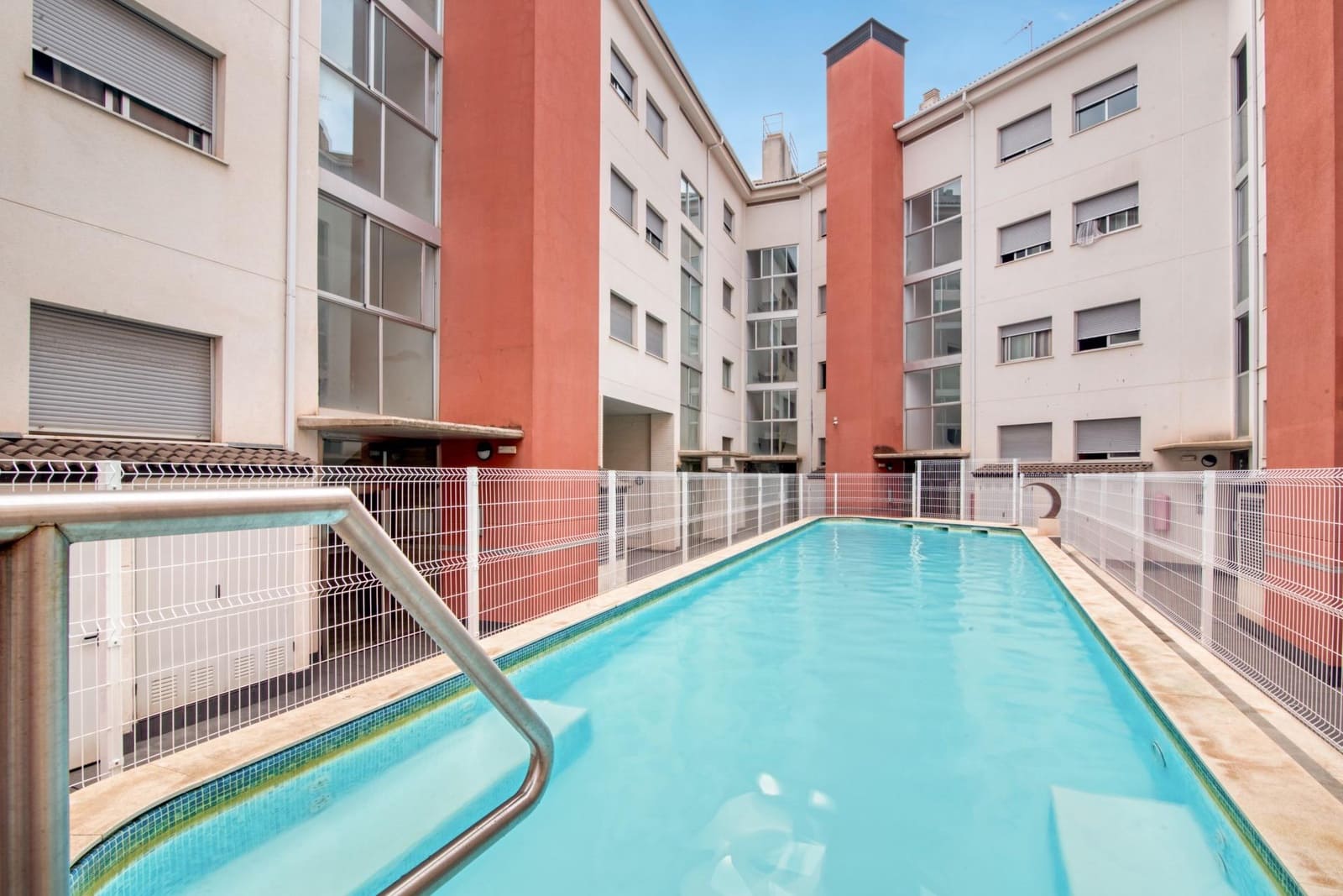 Piso de 3 habitaciones en Gandia en alquiler con piscina - 2.800 € (Ref: 8680947)