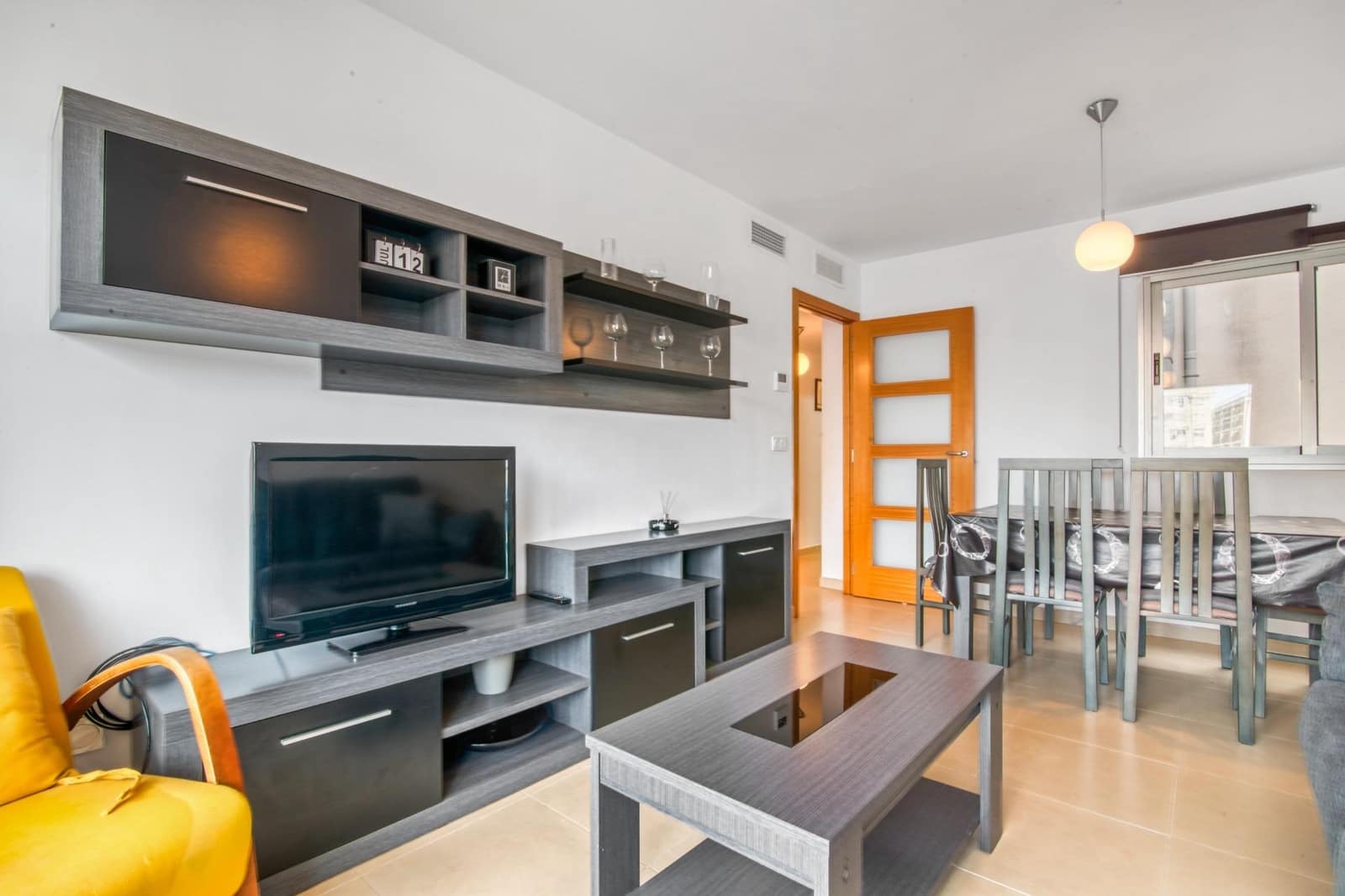 Piso de 3 habitaciones en Gandia en alquiler con piscina - 2.800 € (Ref: 8680947)