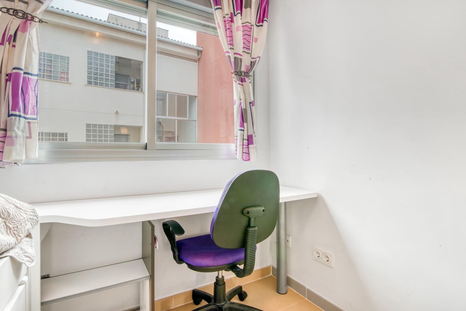 Piso de 3 habitaciones en Gandia en alquiler con piscina - 2.800 € (Ref: 8680947)