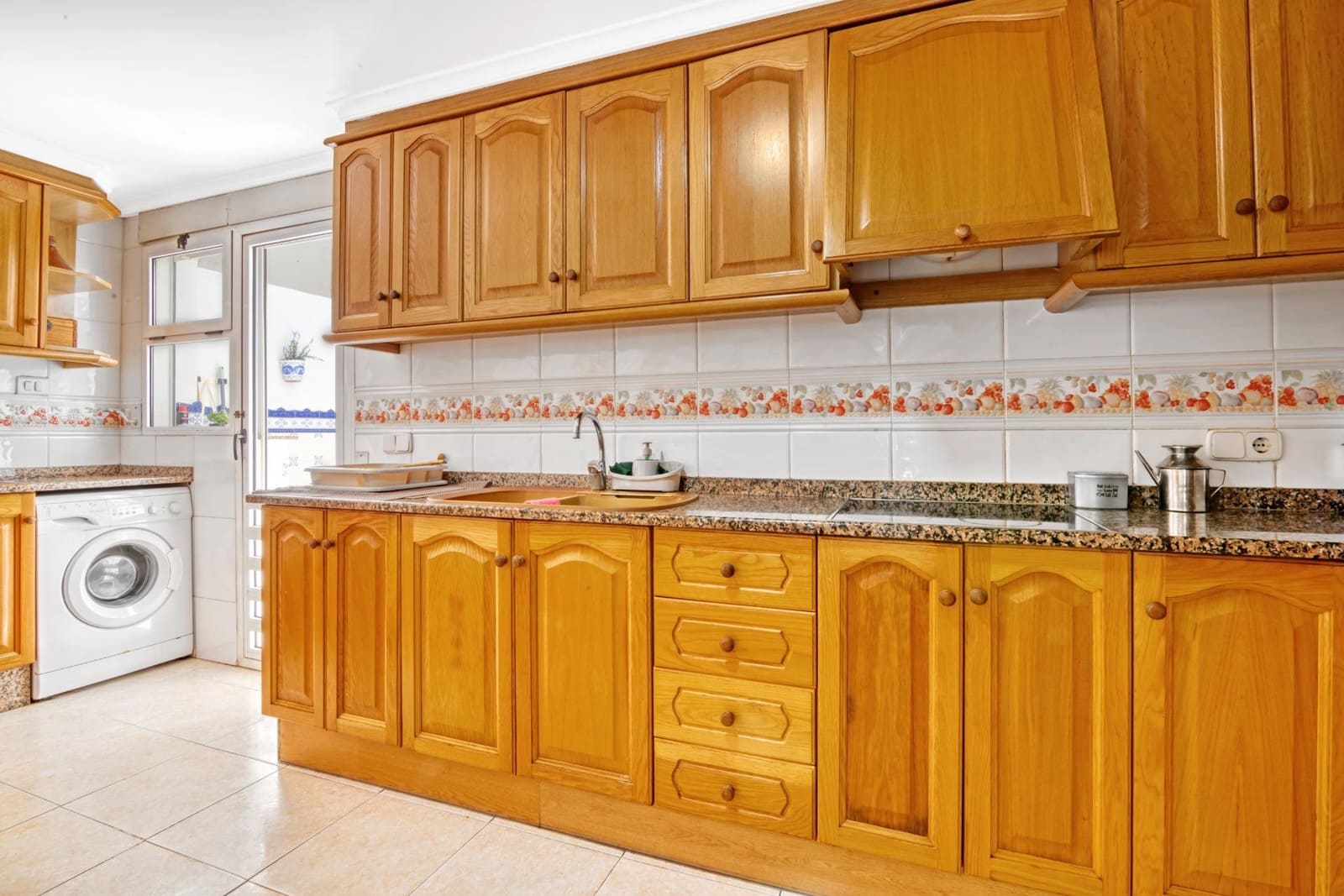 Piso de 4 habitaciones en Gandia en alquiler con piscina - 3.200 € (Ref: 8680948)