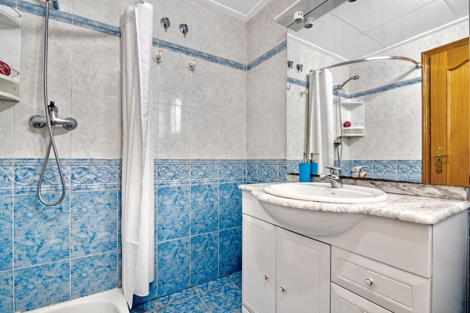 Piso de 4 habitaciones en Gandia en alquiler con piscina - 3.200 € (Ref: 8680948)