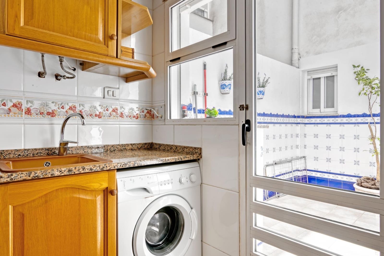 Piso de 4 habitaciones en Gandia en alquiler con piscina - 3.200 € (Ref: 8680948)