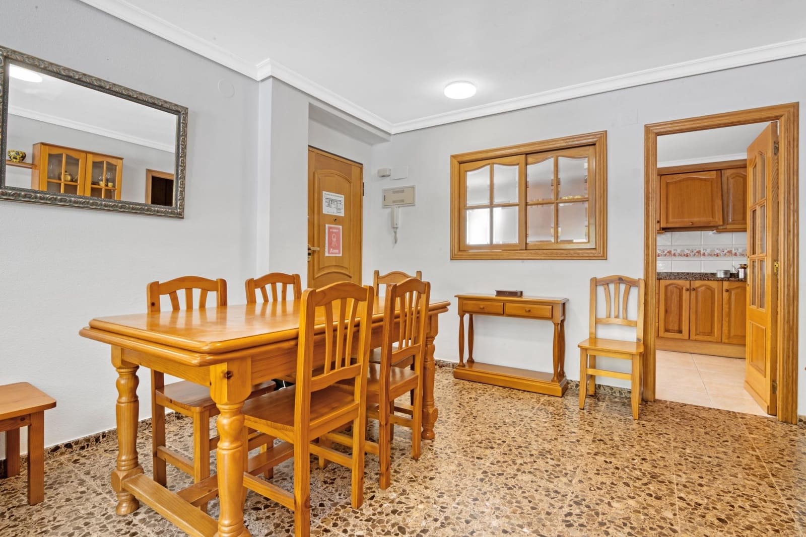 Piso de 4 habitaciones en Gandia en alquiler con piscina - 3.200 € (Ref: 8680948)