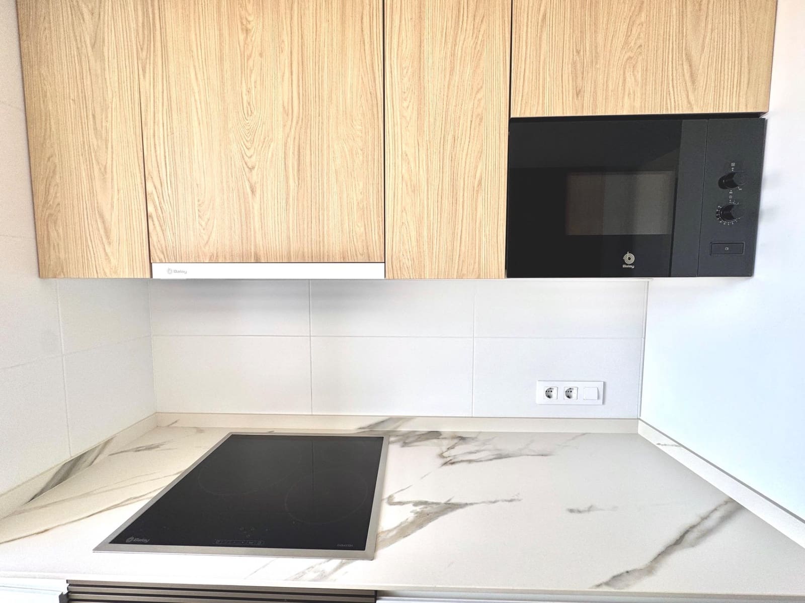 3 sypialnia Apartament do wynajęcia w Gandia z basenem garażem - 4 400 € (Ref: 8680950)