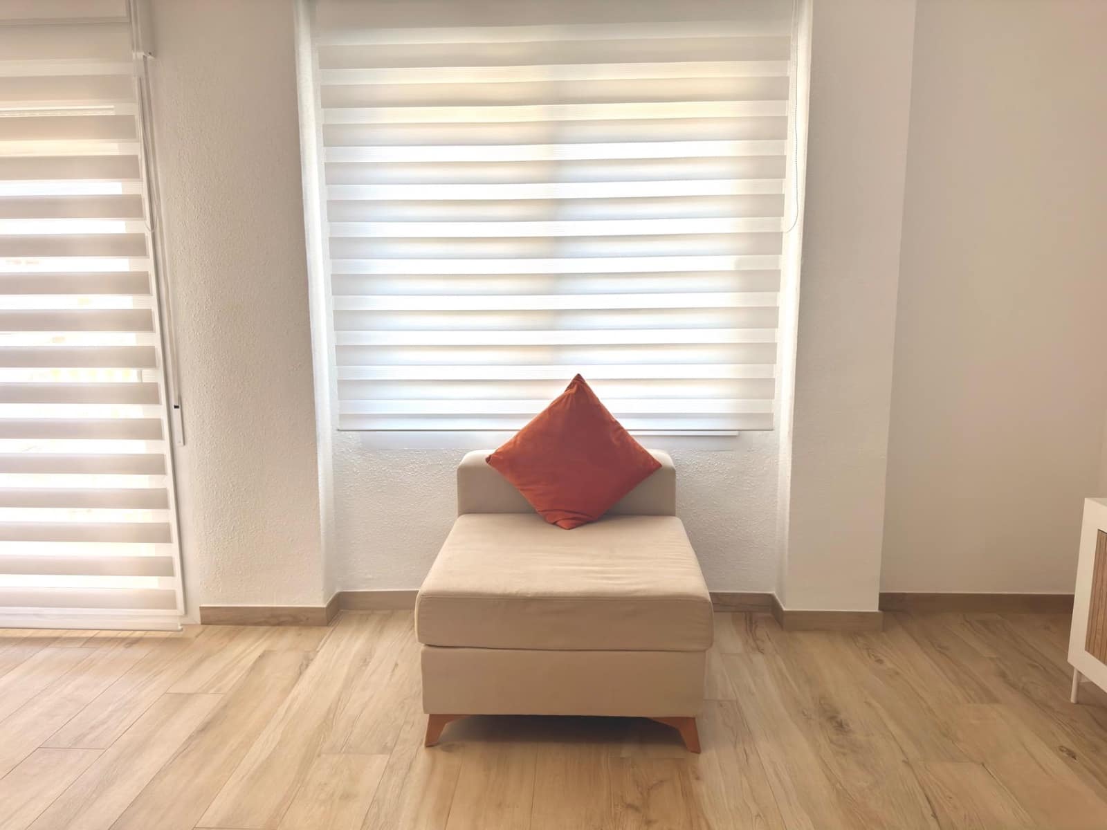3 sypialnia Apartament do wynajęcia w Gandia z basenem garażem - 4 400 € (Ref: 8680950)