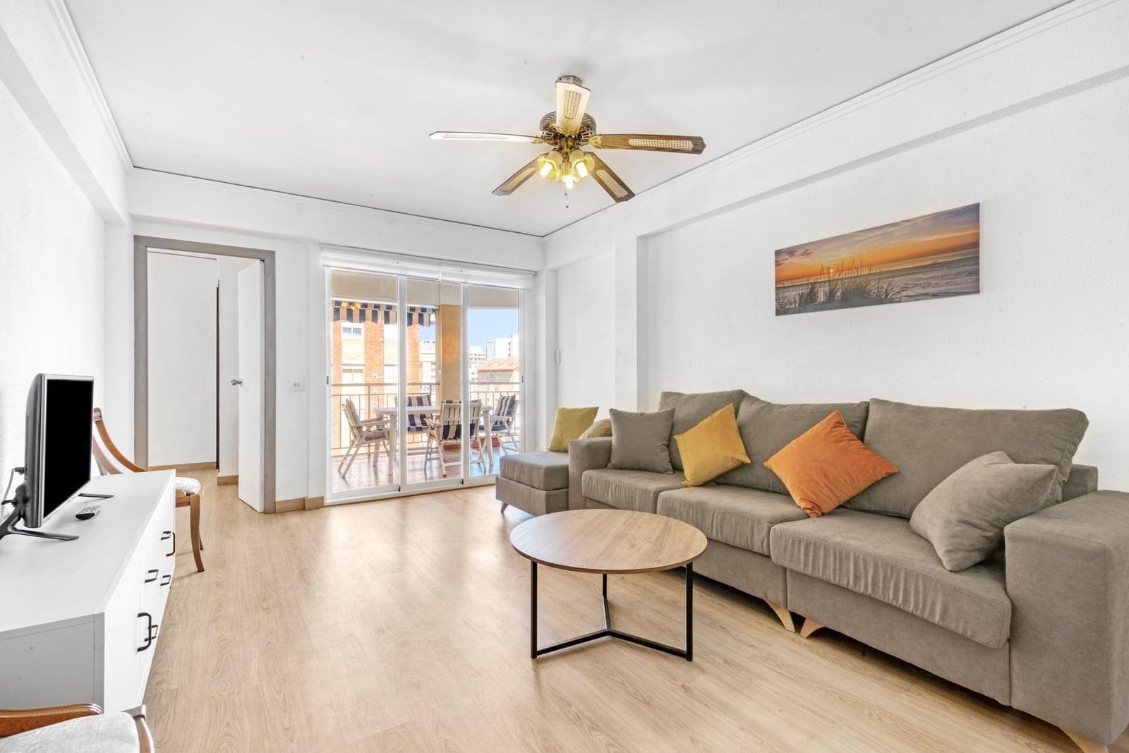 3 bedroom Apartment for rent in Gandia - € 3,100 (Ref: 8680951)